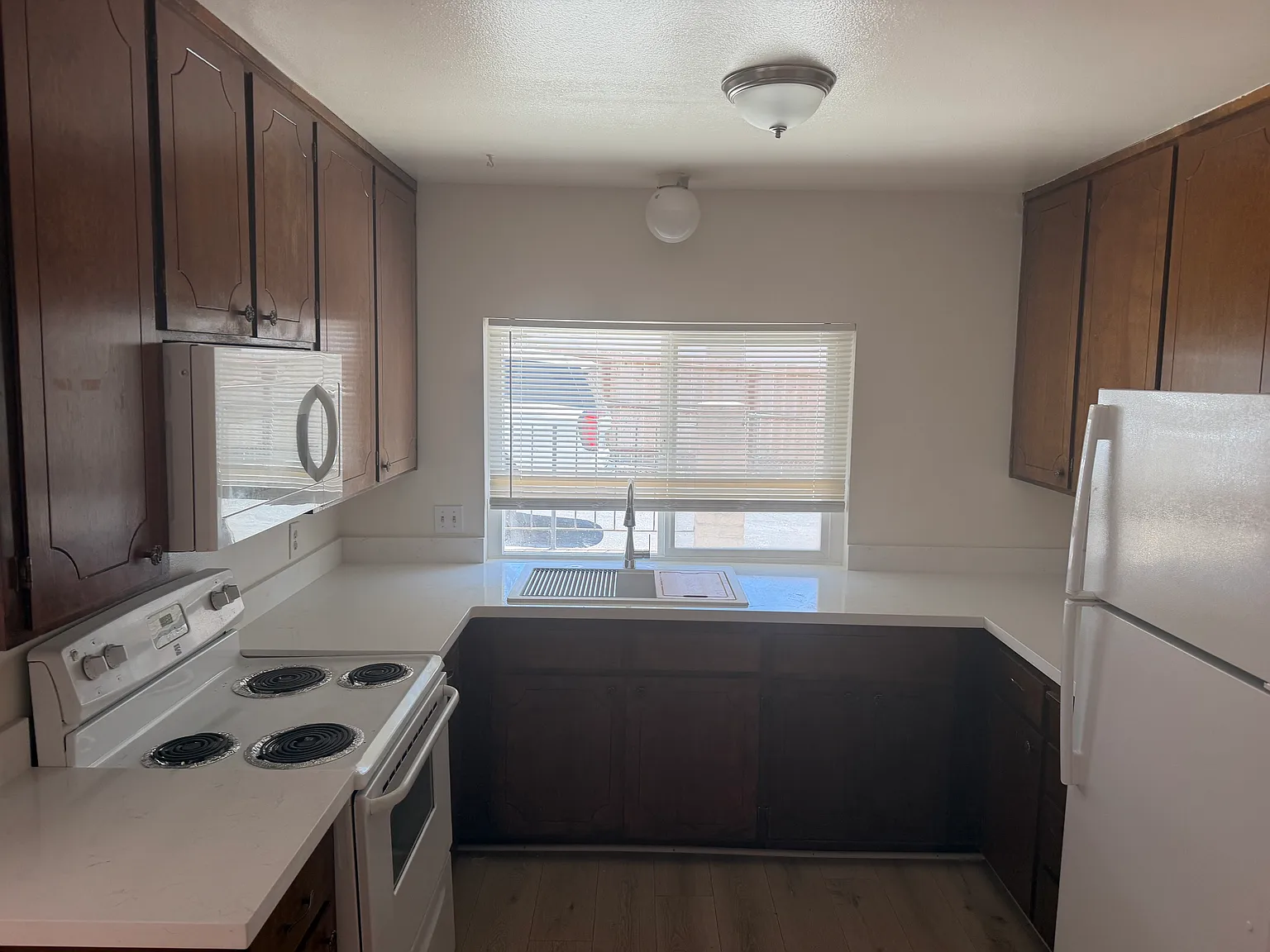 2 bed, 900 sqft, $2,150 — Photo 2
