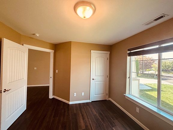 5th image of 935 Bosley Dr #1