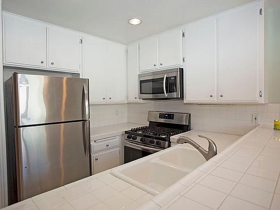 Kitchen (new appliances)