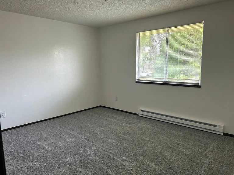 3921 N Napa St — Photo 11