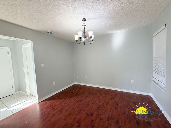 5th image of 328 Brookwood Blvd