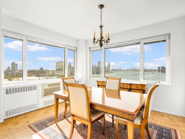 45 Sutton Place image 4 of 43