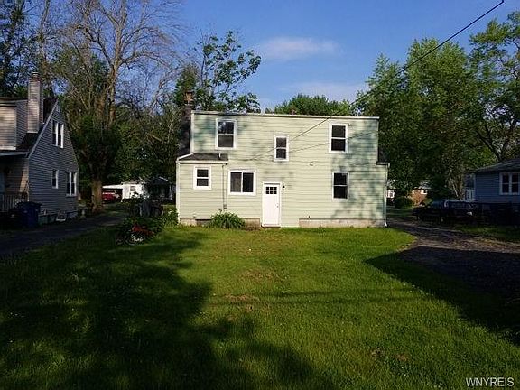 2nd image of 3295 Wallace Dr