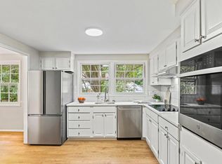13126 Madonna Ln, Fairfax, VA 22033