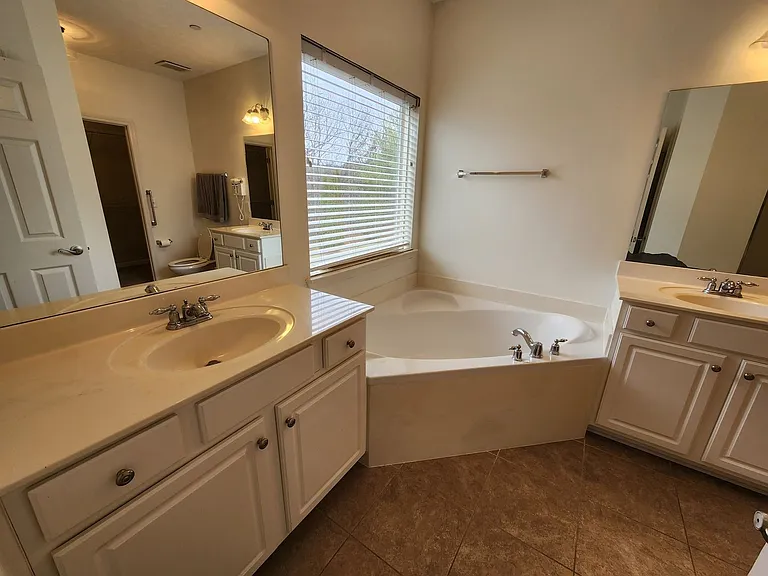 1241 Park Run Dr — Photo 14