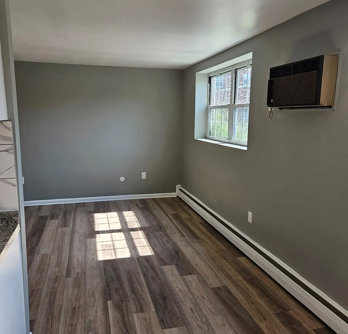 1 bed, 800 sqft, $900 — Photo 3