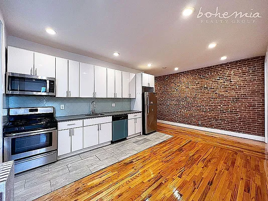 Rented by Bohemia Realty Group | media 1