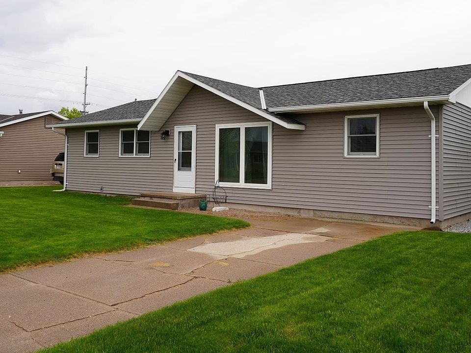 1st image of 5 Hendee Dr