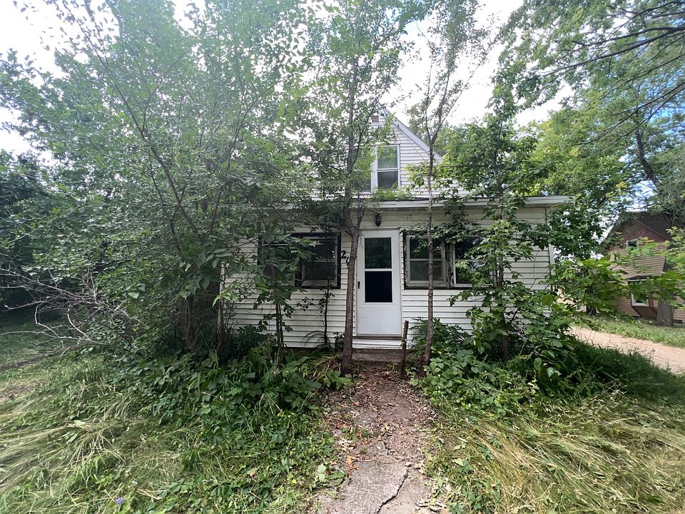 219 N 3rd St, Waubay, SD 57273 Zillow
