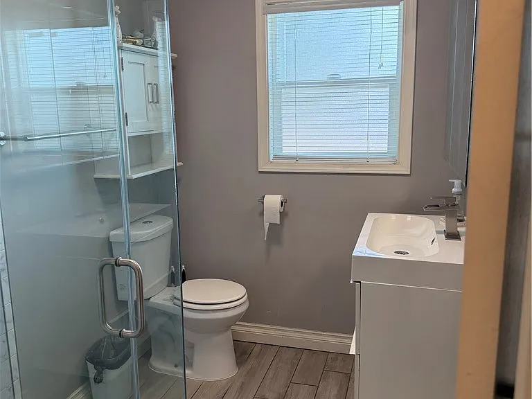 2244 W Adams Blvd #6 — Photo 8