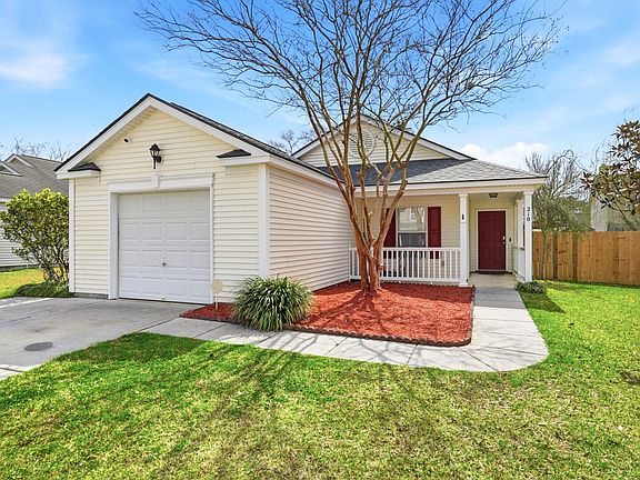 3rd image of 210 Waterford Ln