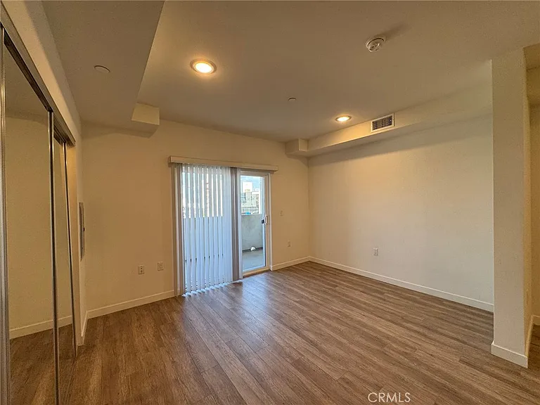 1025 S Berendo St #404 — Photo 7