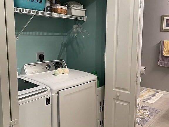 4th image of 14517 Laguna Dr #402