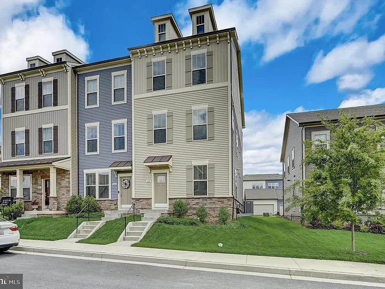 3608 Timber Green Dr — Photo 2