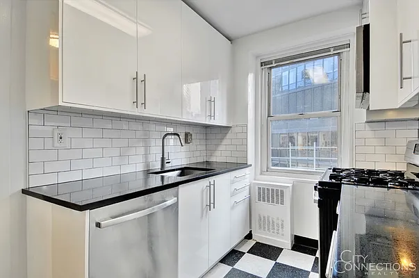 Rented by City Connections Realty | media 15