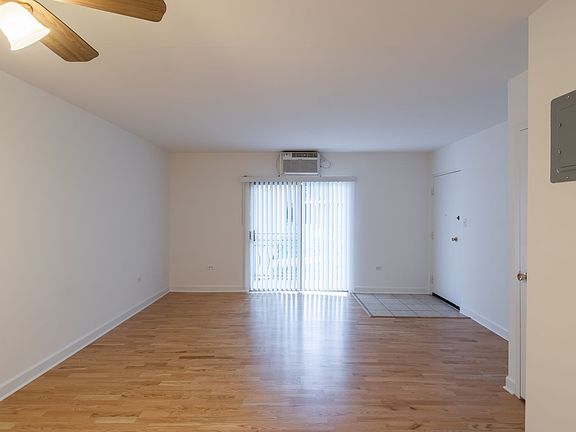 3rd image of 150 E Lake St Unit 6B