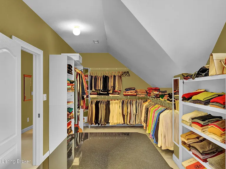 560 N Hubbards Ln — Photo 48
