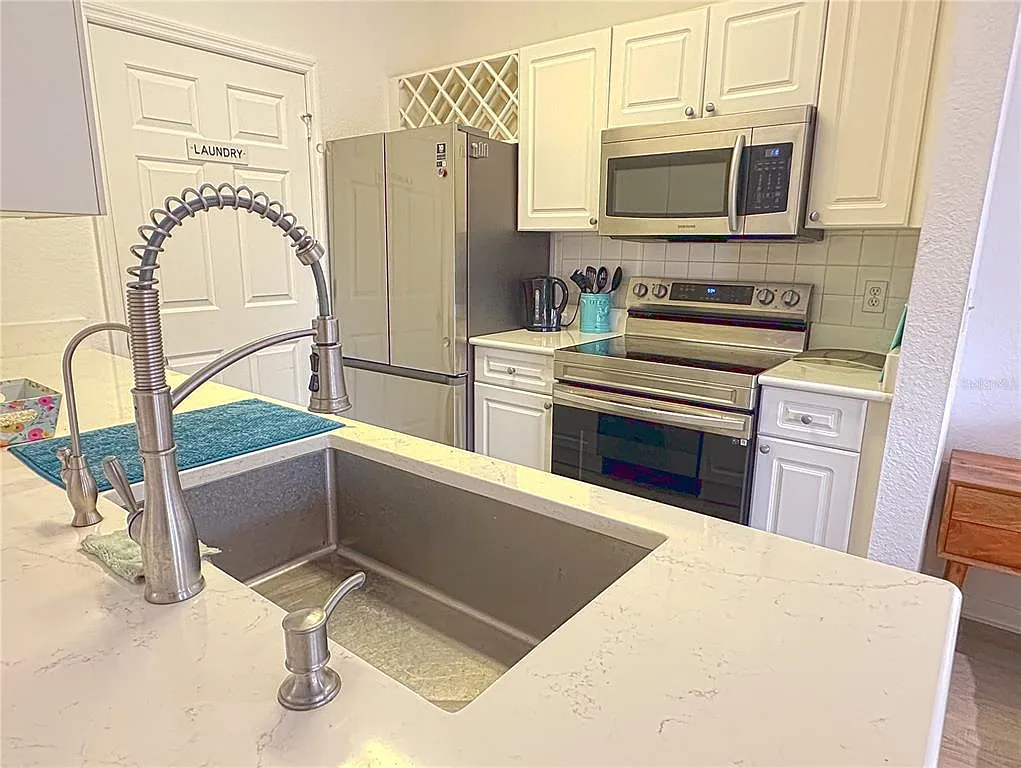 2 bed, 2.0 bath, 1010 sqft, $1,850 — Photo 3