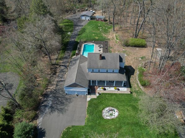 25 Michael Ln, Naugatuck, CT 06770