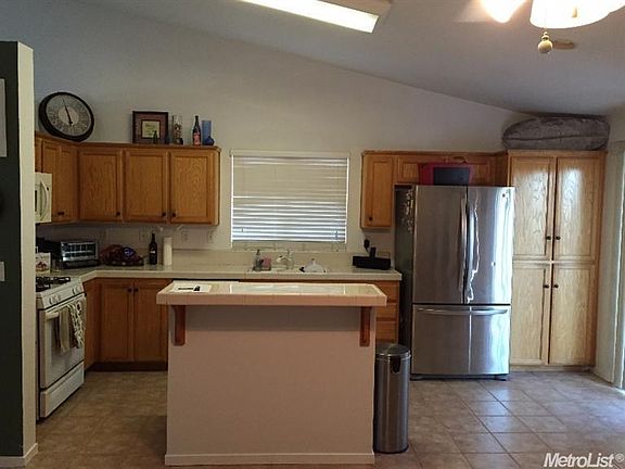 5th image of 326 Shadywood Ave