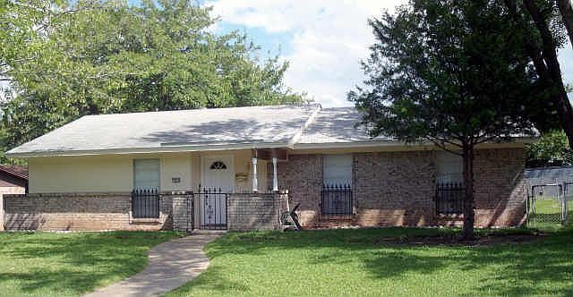 1st image of 1818 Whitecliff Dr