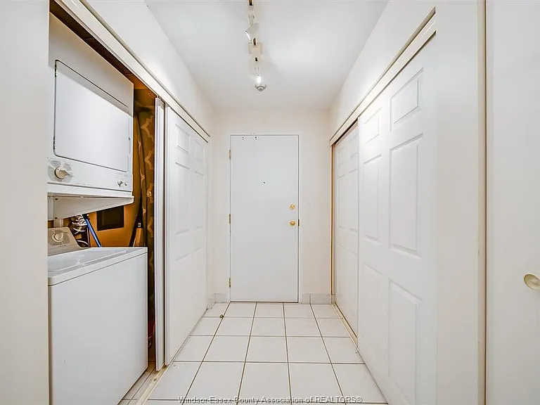 540 Ouellette Ave #5B — Photo 26