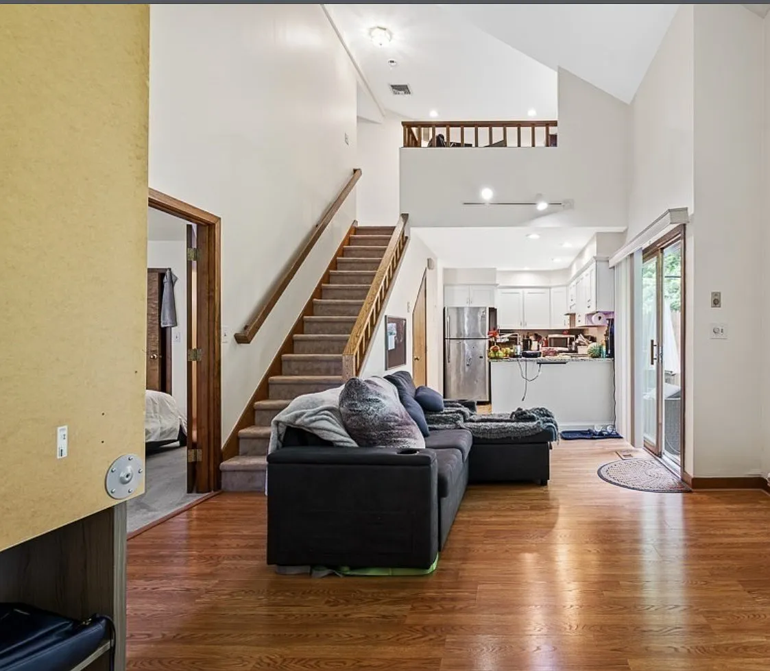 2 bed, 1185 sqft, $2,900 — Photo 2