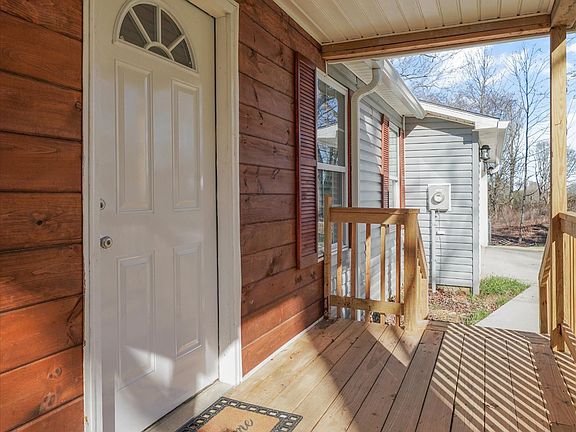 3rd image of 1518 Stony Point Rd