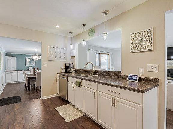 5th image of 11841 W Woodside Dr