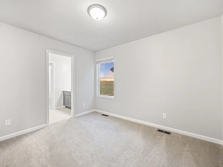 3rd bedroom (upstairs)
