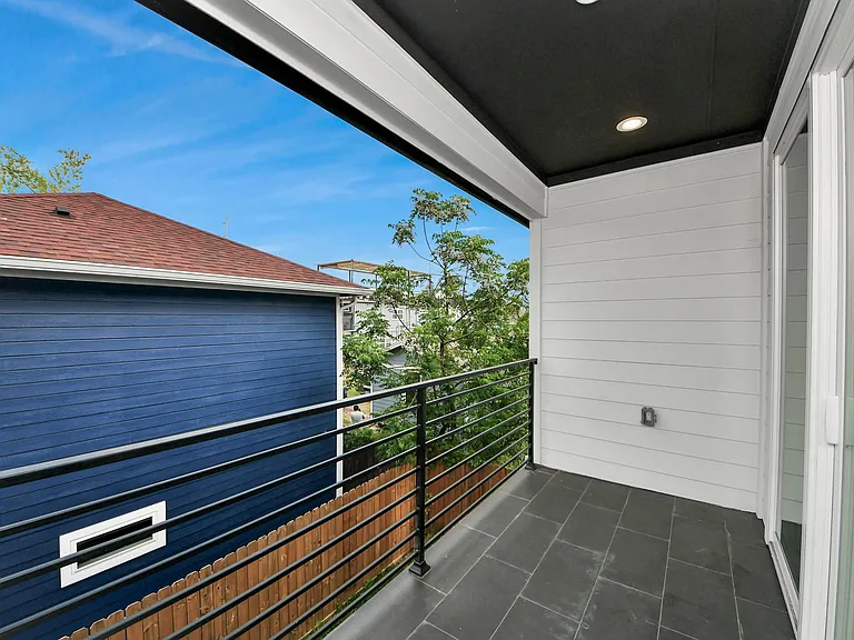 505 Middle St — Photo 24