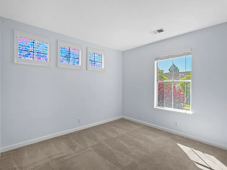 1067 McKay Dr — Photo 20