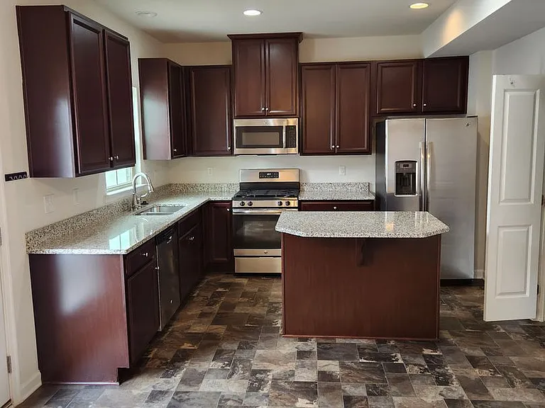 16636 Thornapple Run — Photo 4