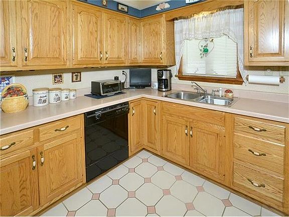 2nd image of 12141 Longview Dr