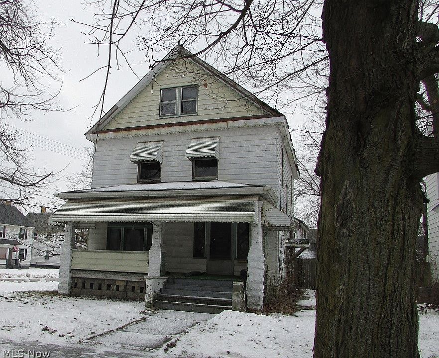 1st image of 165 N Chestnut Ave