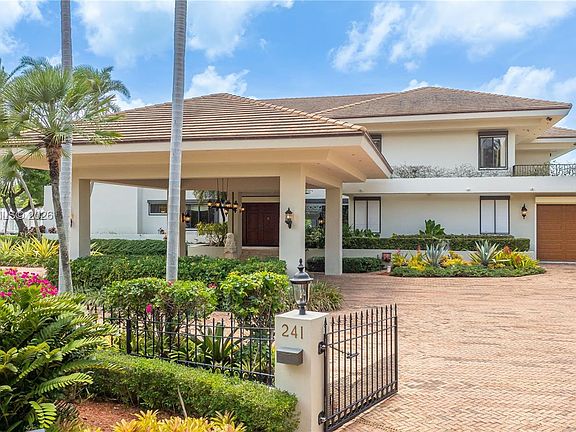 4th image of 241 Cape Florida Dr