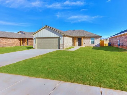 1616 Highland Loop Photo 1