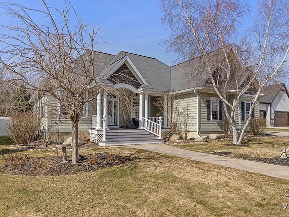 2nd image of 344 Parkside Ln