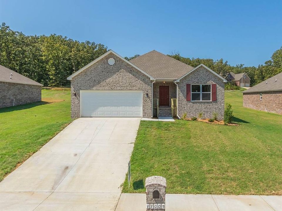 2nd image of 17005 Crooked Oak Dr