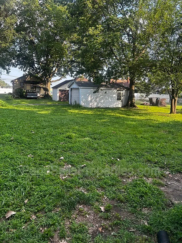 2 bed, 1.0 bath, 752 sqft, $1,150 — Photo 3
