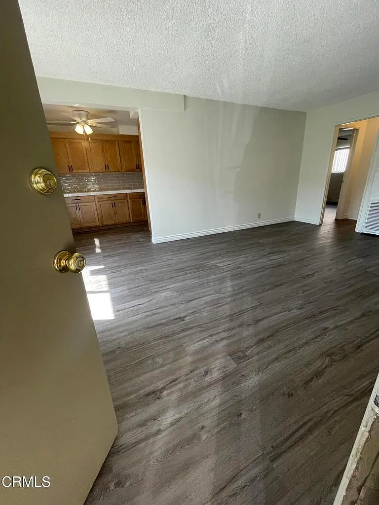 2 bed, 1.0 bath, 900 sqft, $2,600 — Photo 4