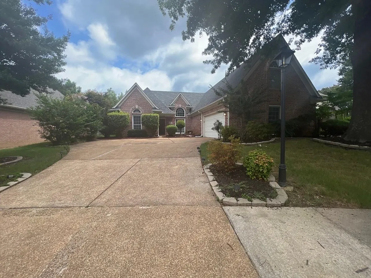 Building Photo - 1676 Von Hall Dr