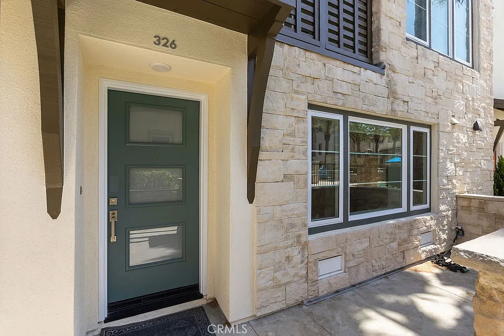 2 bed, 1614 sqft, $6,500 — Photo 2