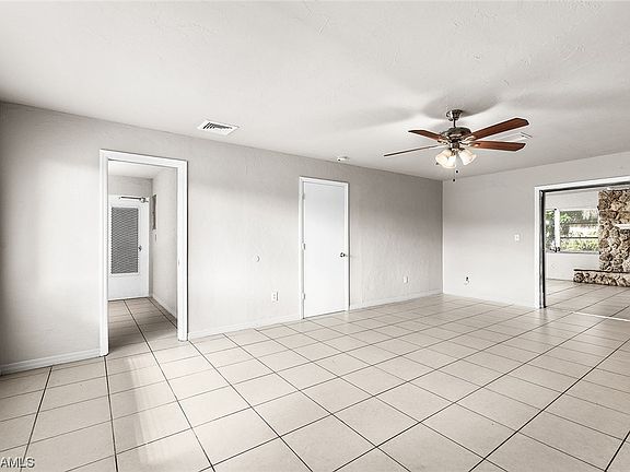 2nd image of 2421 Parkway St