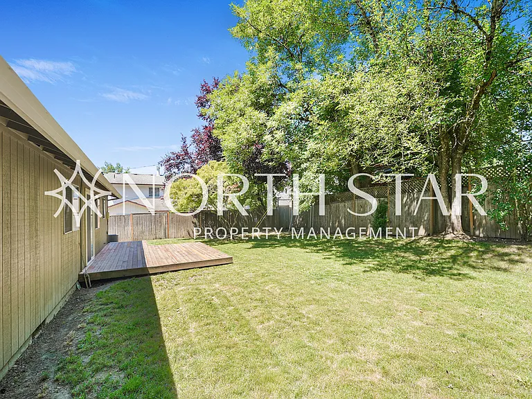 6269 SW Southwood Dr — Photo 32