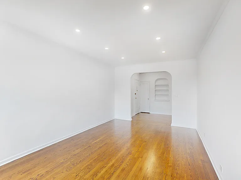 30-06 29th St #6F — Photo 9