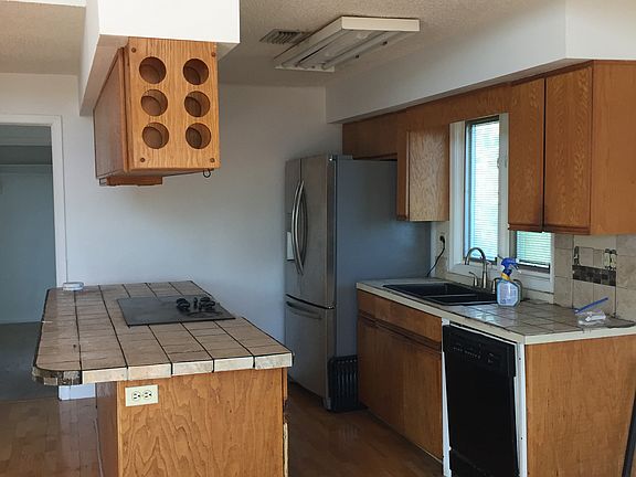 3rd image of 440 Jackson Ave