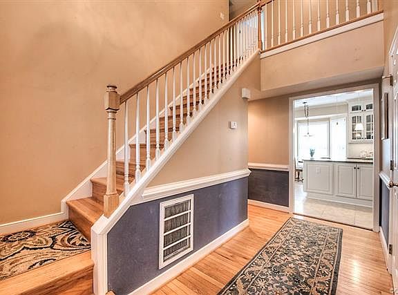 4th image of 10404 Scenic Pl