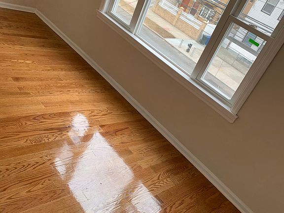 3rd image of 9526 94th St Floor 2