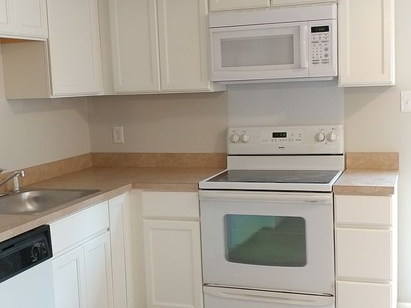 4th image of 43 Heritage Ct